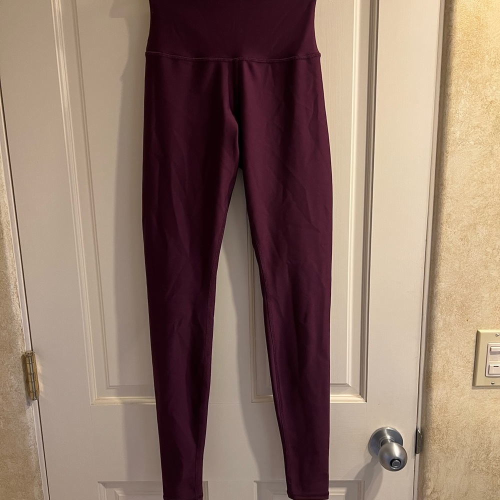 Alo Highrise Airlift legging. Full length